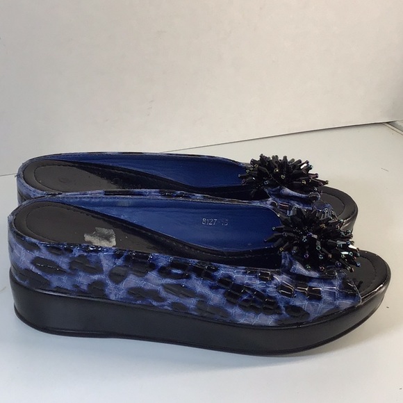 Helen’s Heart Size 10 Light and dark blue w/accent - Picture 2 of 5